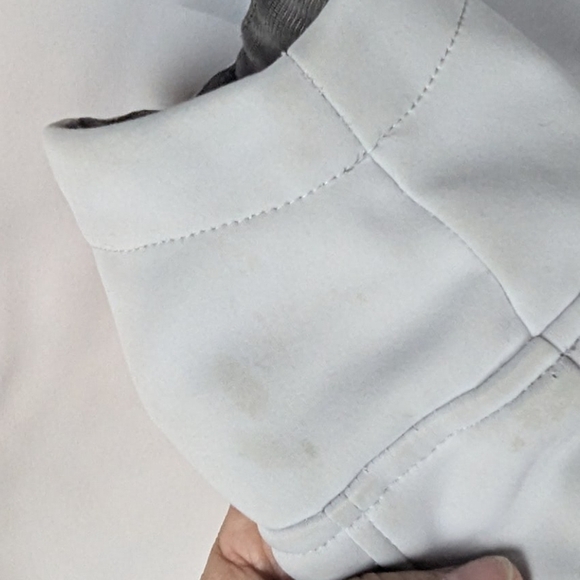 Cabela's Gore Windstopper in light gray size small with drawstring hem & hood - Picture 11 of 16